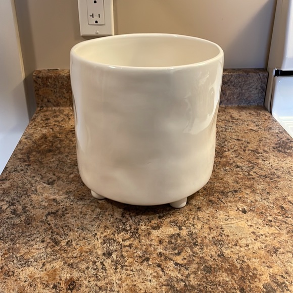 Rae Dunn Plant Lady Large Ceramic Plant Pot - Picture 3 of 3